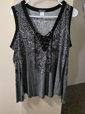 VENUS Black & Gray Lace-Up Paisley Cold-Shoulder Top